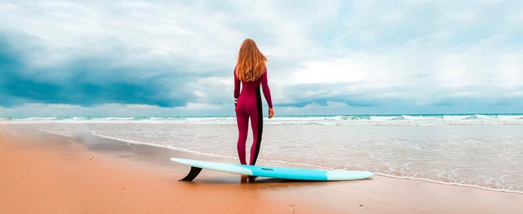 ホテル Surf House Playa コニル・デ・ラ・フロンテラ エクステリア 写真